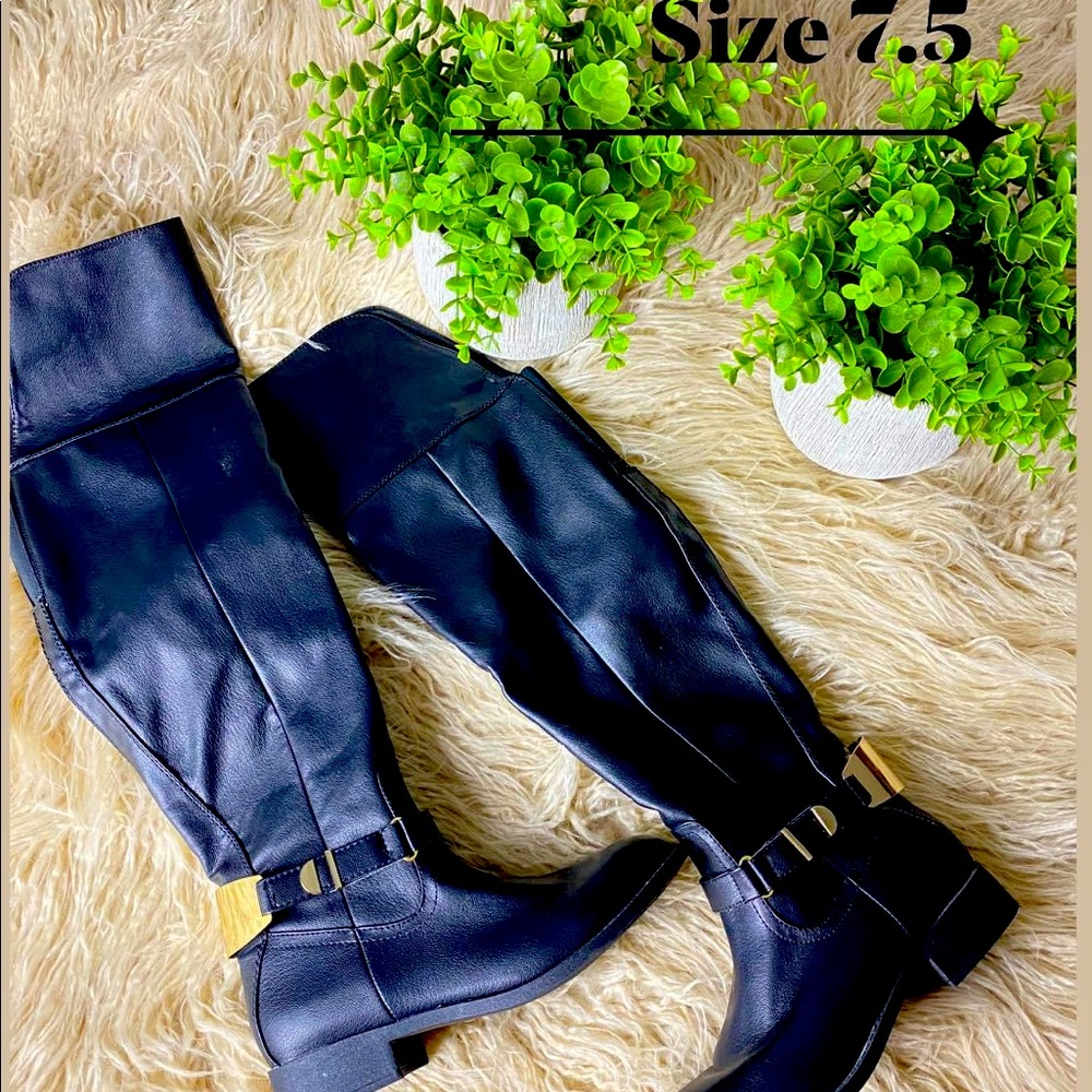 NWOT OTK Black Boots